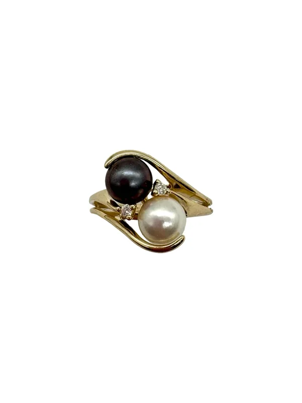 14K Yellow Gold Black and White Pearl Split Bypass Ring