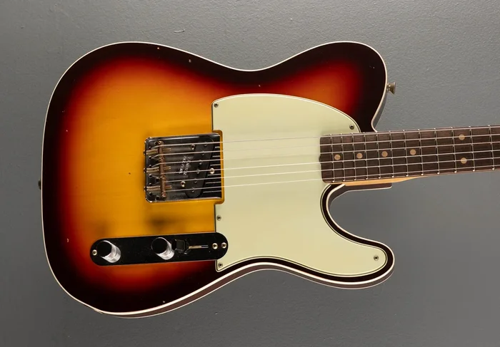 1960 Journeyman Relic Custom Esquire – Chocolate 3 Color Sunburst