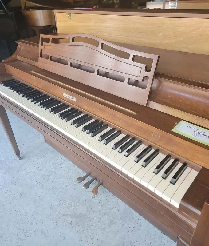 1975 Baldwin Spinet Piano | Walnut Satin | SN: 1063300 | Used