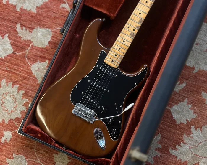 1978 Fender Stratocaster – Mocha w/ OHSC & Spare set of 1978 Fender Super Bullet Strings