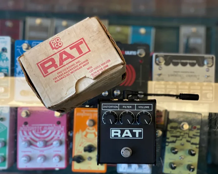 1988 Pro Co RAT (RAT2) – Version 4 Flatbox by Woodcutter w/ Green PCB, LMN308 & Original Box