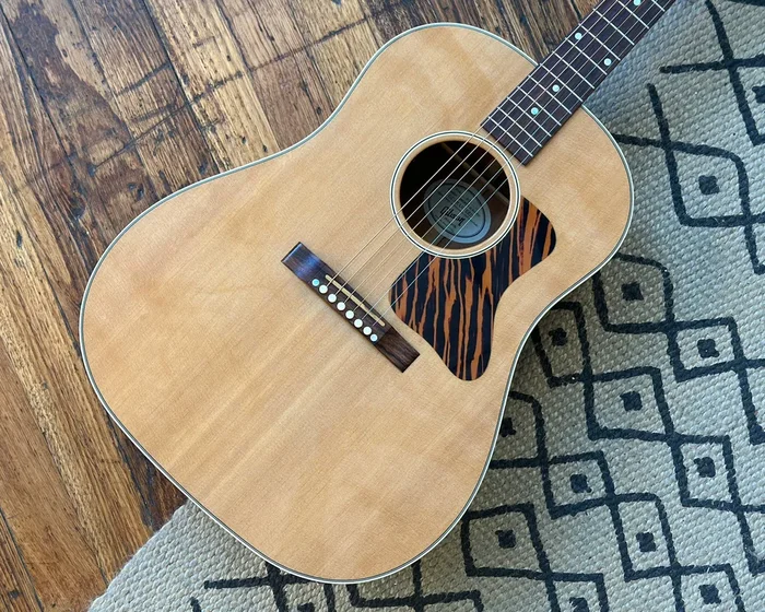 2012 Gibson J-35 Reissue w/ OHSC