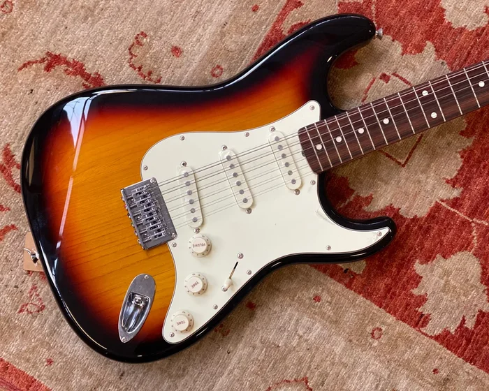 2018 Fender FSR Traditional Stratocaster XII w/ HSC – Made in Japan