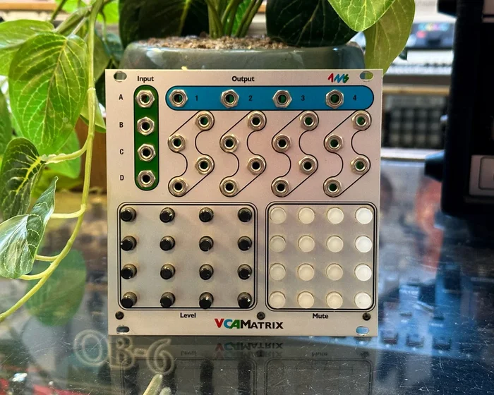 4Ms VCA Matrix Playable 4×4 Matrix VCA Module
