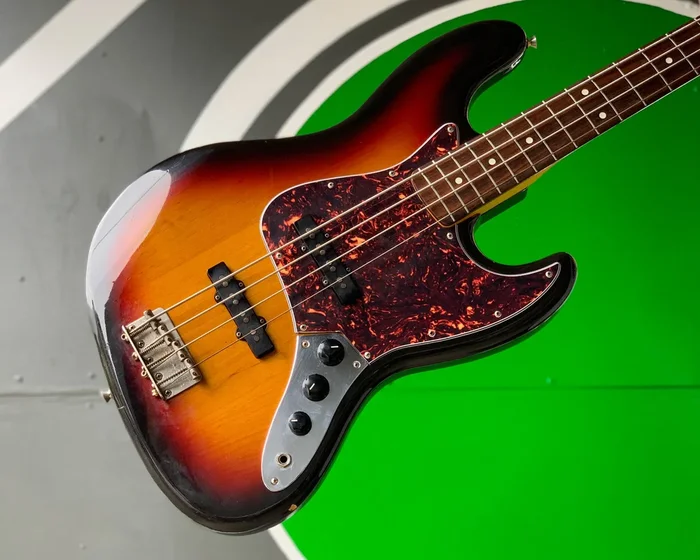 ’04 Fender JB62 Jazz Bass – Crafted in Japan