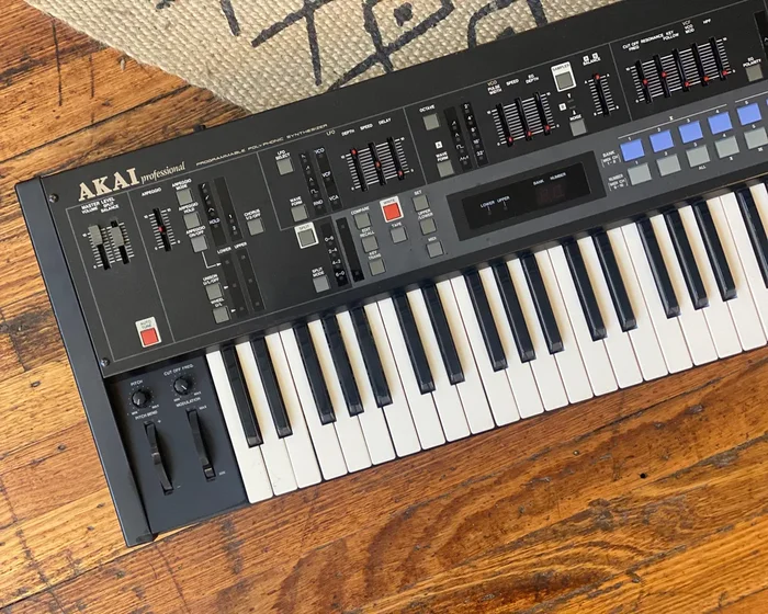 ’86 Akai Professional AX60 ??
