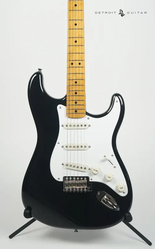 Amp Bundle Squier Classic Vibe ’50s Stratocaster Black + Fender Mustang LT25 Amplifier