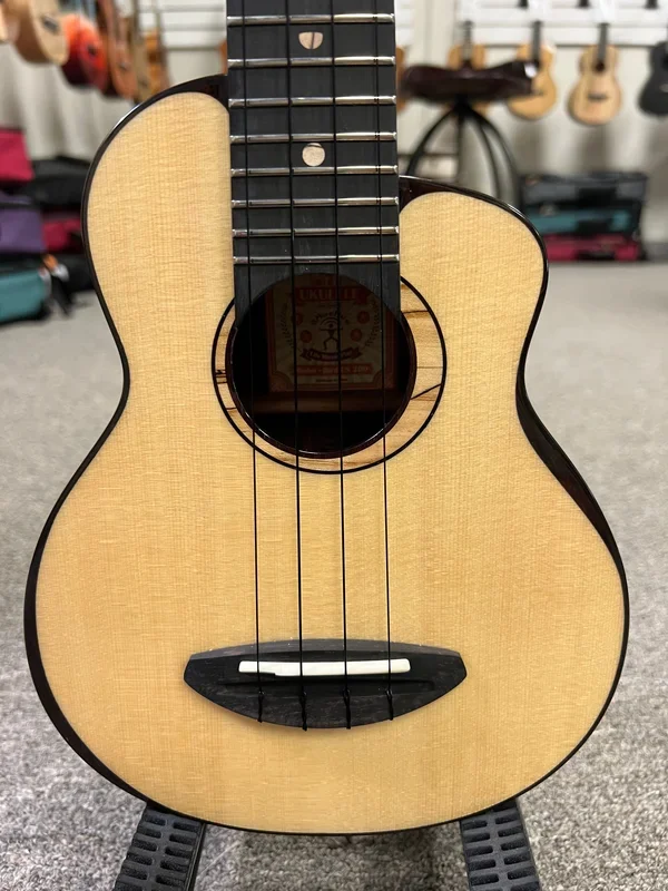 aNueNue US-200 Soprano Ukulele w/Case – Moon Bird Series – Solid Spruce/Solid Rosewood