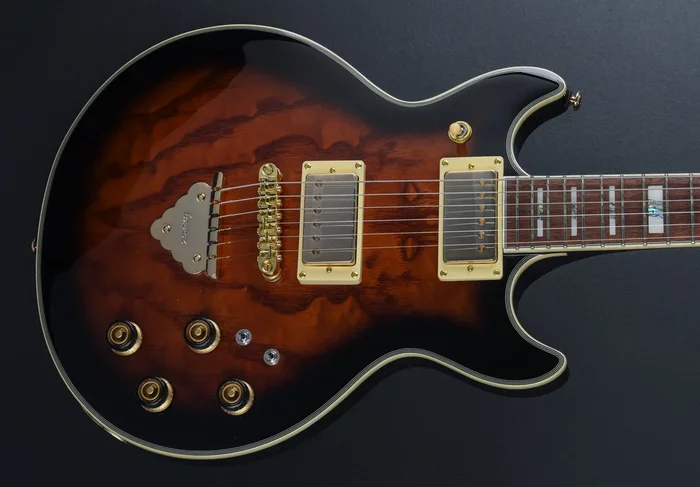 AR325QA – Dark Brown Sunburst