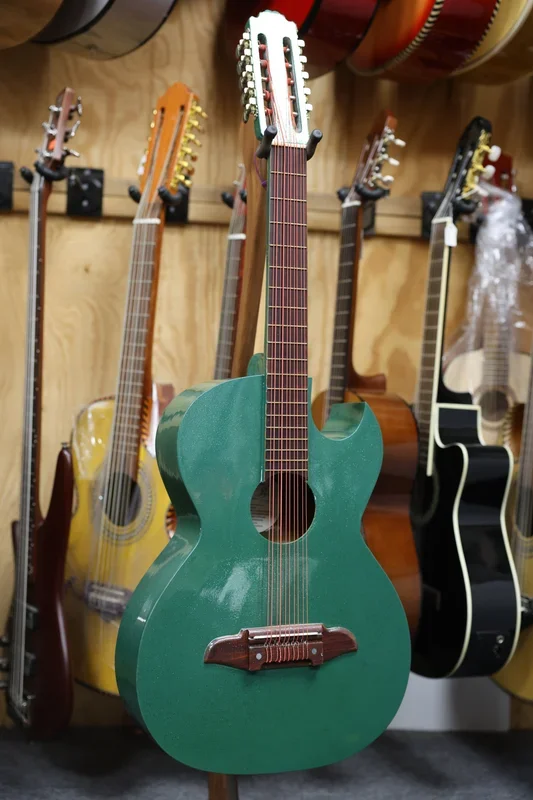 Bajo Quinto – Sparkle Green