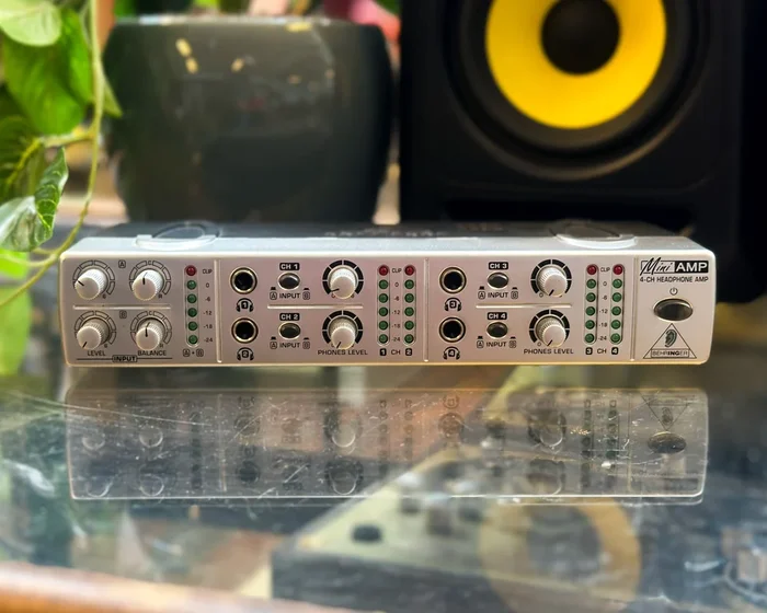 Behringer AMP800 Mini Headphone Amp