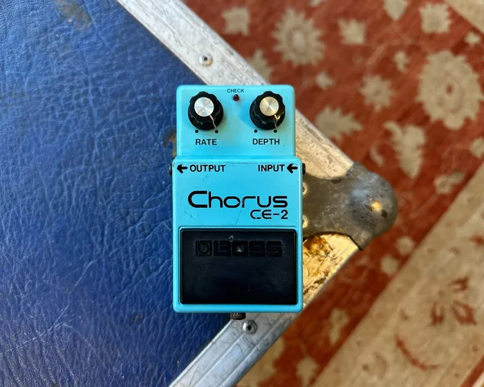 BOSS CE-2 Chorus – Long Dash / Silver Screw