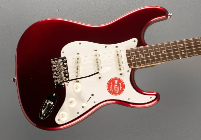 Classic Vibe 60’s Stratocaster – Candy Apple Red