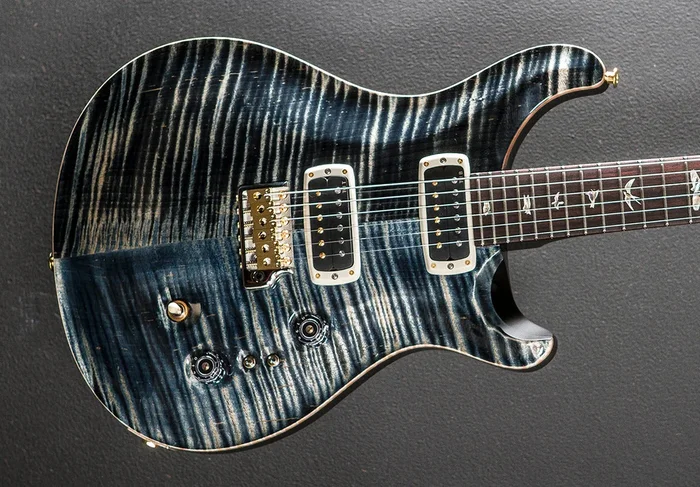 Custom 24-08 10 Top – Faded Whale Blue