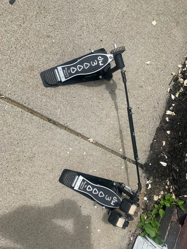 Dw 3002 double bass pedal used / great – save BIG