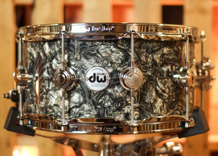 DW 6.5×14 Collector’s Maple VLT Silver Abalone Snare Drum – SO#1425651