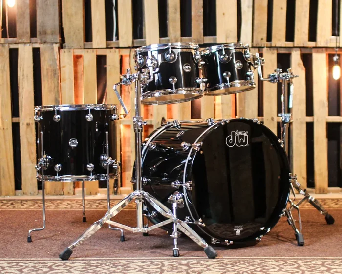 DW Performance Piano Black Lacquer Stage Drum Set – 18×22, 8×10, 9×12, 14×16