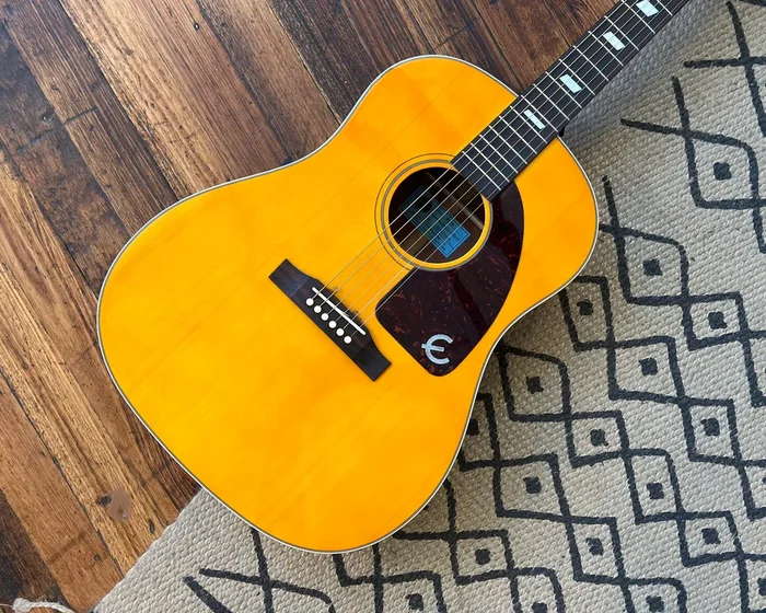 Epiphone FT-79 Acoustic/Electric & Hard Case