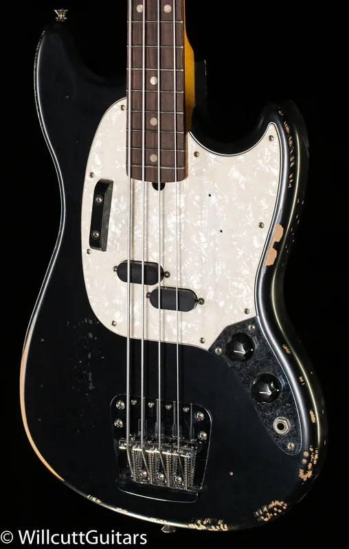 Fender JMJ Road Worn Mustang Bass Black (400)