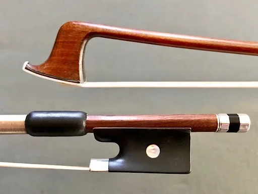 H.R. PFRETZSCHNER round, silver-mounted violin bow, unbranded Voirin copy, ca 1880, 58g ***CERT***