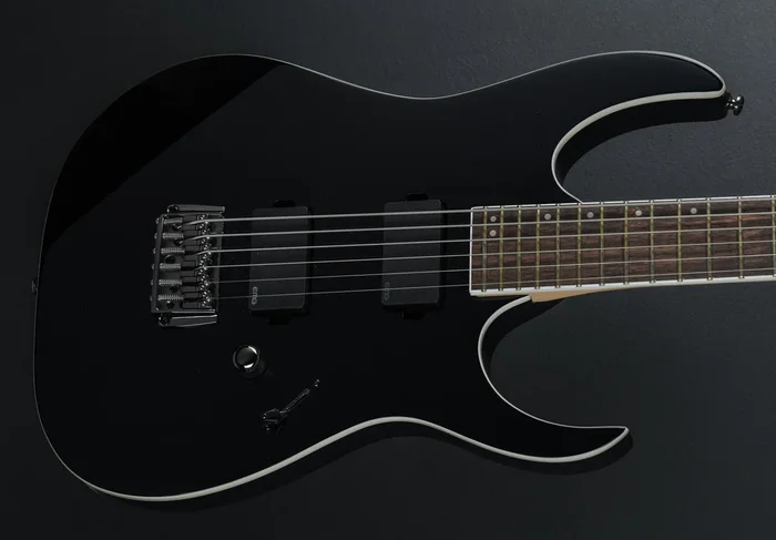 Iron Label RGIB21 – Black
