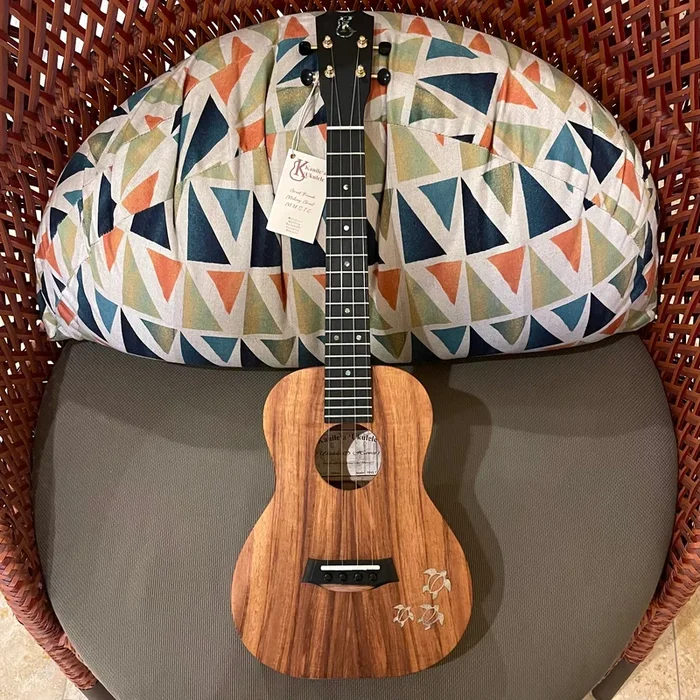 Kanile’a HNS-T Natural Tenor Ukulele #0125-28860