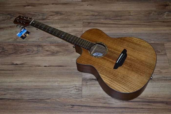 Luna High Tide Koa Grand Concert Cutaway A/E LEFTY 2020 Natural Hawaiian Koa
