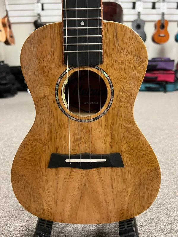 Makaio MSMC-10E Spalted Mango Electric Concert Ukulele w/Case