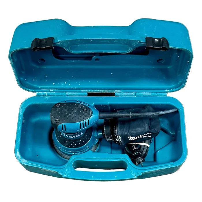 Makita 3-Amp 5″ Corded Random Orbital Sander w/ Hard Case (BO5030)