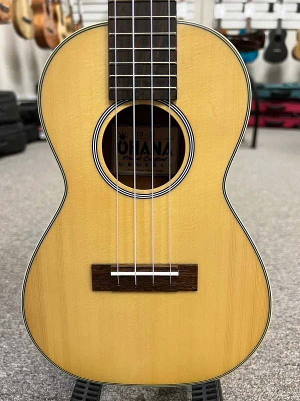 OHANA CK-22 Concert Ukulele – Solid Spruce Top/Mahogany