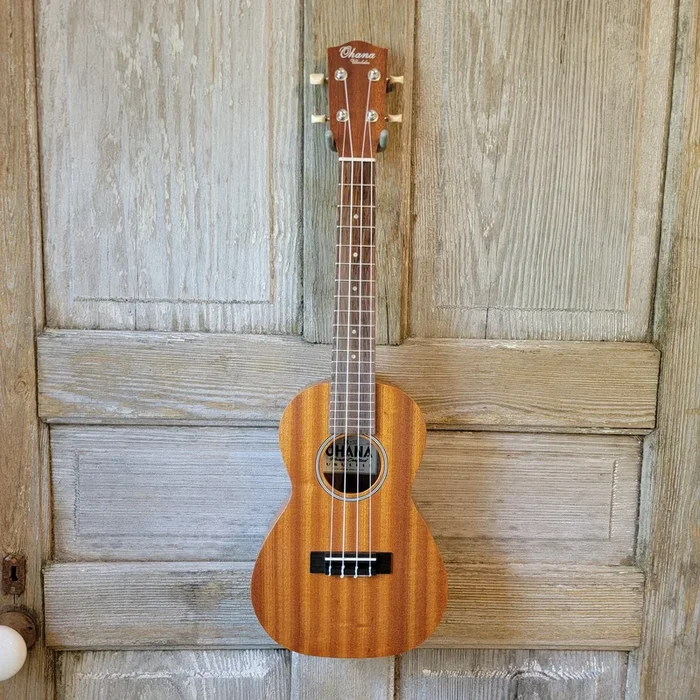 Ohana Concert CK-10 Starter Pack Laminate Mahogany Ukulele, Bag, Tuner, Strap, Button v178