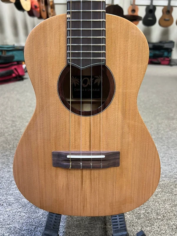 Oli L1-TCA Solid Cedar/Acacia Tenor Ukulele w/Case
