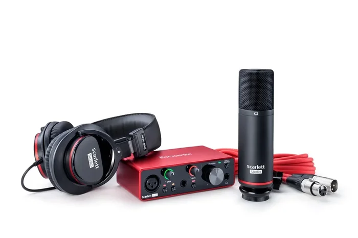 Pre-Owned: Focusrite Scarlett Solo 3rd Gen 2-in, 2-out USB Interface Bundle