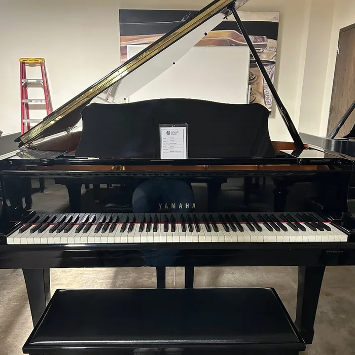 Pre-Owned Yamaha C3 (6’1″) Ebony Polish Grand Piano