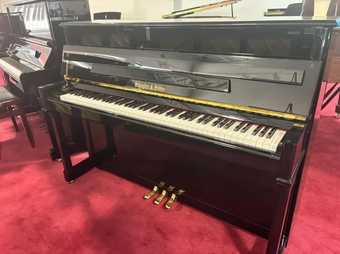 Sängler & Söhn Studio Upright Piano