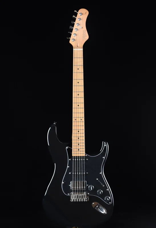 Tagima Classic Series T-640 Super HSS – Black with Black Pickguard