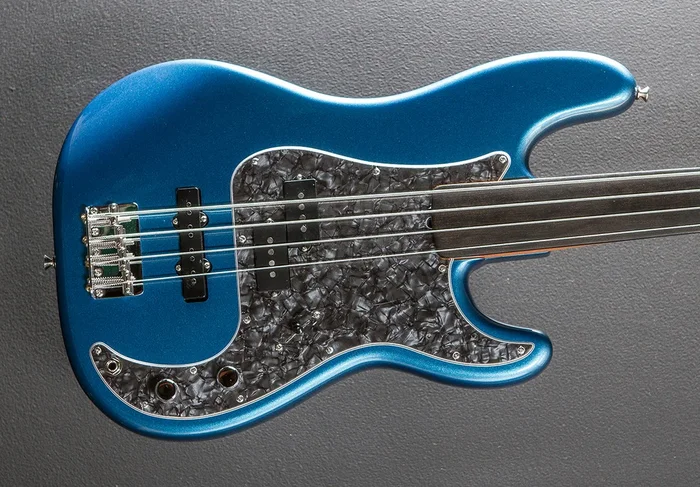 Tony Franklin Fretless Precision Bass – Lake Placid Blue
