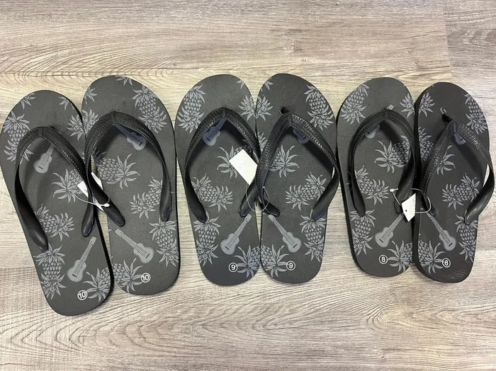 Ukulele & Pineapple Flip Flops – Black Size 10