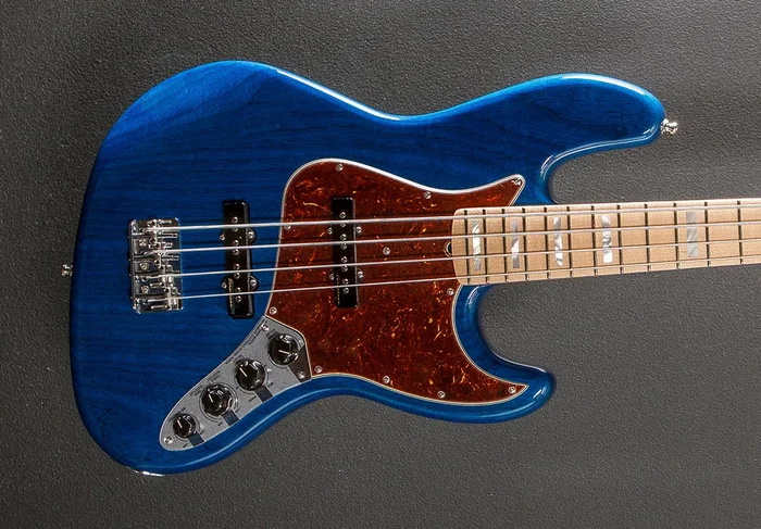 Used Custom Classic Jazz Bass ’24