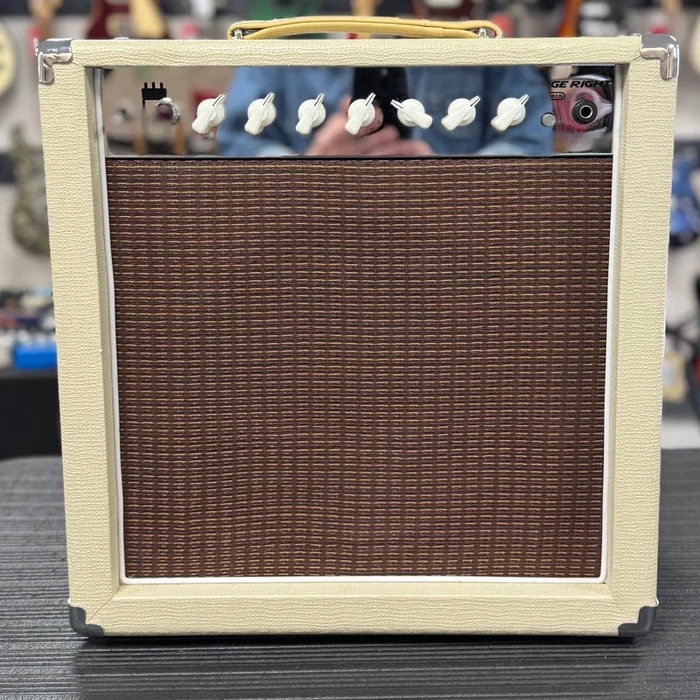 Used Stage Right 611815by Monoprice 15W Tube Amp w/ Celestion Seventy80 Speaker TSS6329