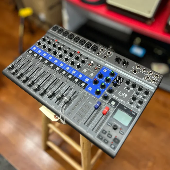USED Zoom LiveTrak L-12 Digital Mixer Recorder