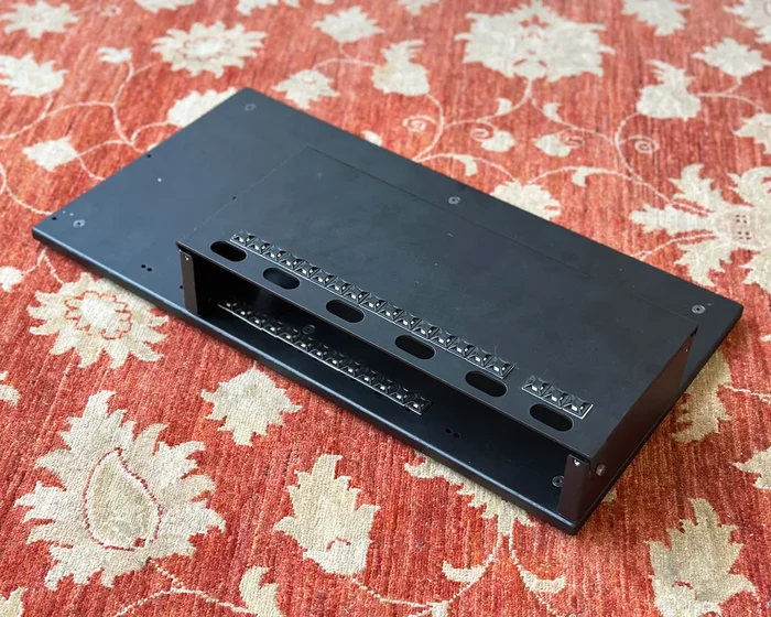 Vertex Tour Compact Pedalboard with TC2 Riser