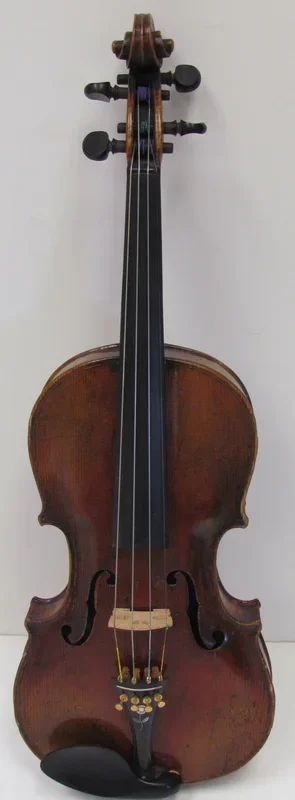 Violin – 4/4 Full Size Stainer Copy, Probably Made in Germany, Circa Early 1900s, Includes Bow and Hard Case – USED (M-4)