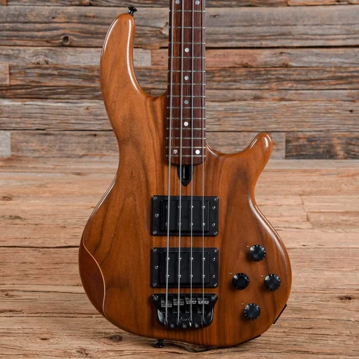 Wal Mk3 American Walnut/Mahogany Core Natural 2000