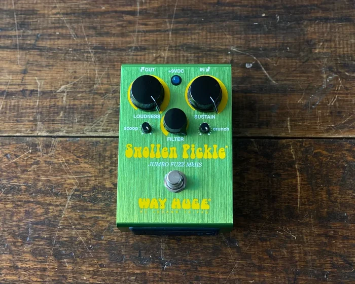 Way Huge Electronics Swollen Pickle MkIIS Jumbo Fuzz Pedal