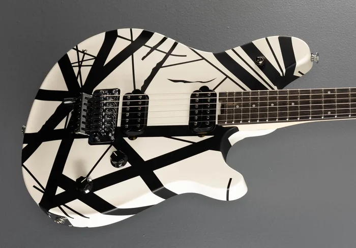 Wolfgang Special Striped – Black And White