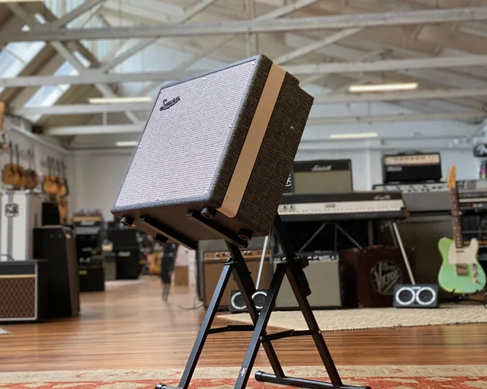 X-Treme AM203 Amp Stand