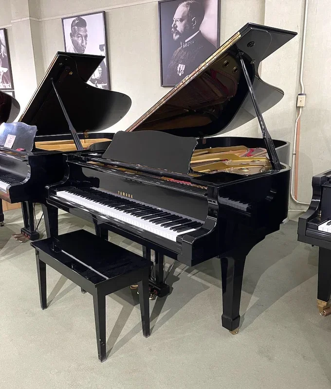 Yamaha 6’11” C6 Grand Piano | Polished Ebony | Used