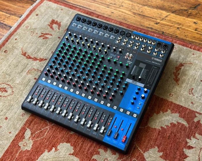 YAMAHA MG16XU 16 Channel Mixer