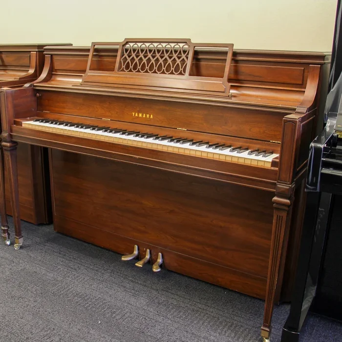Yamaha Upright Console Piano – Circa 1974